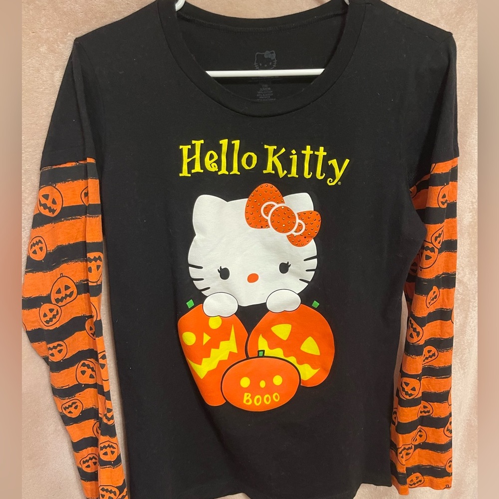 🎃👻EUC Hello Kitty Halloween TSHIRT👻🎃